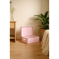 Różowa drewniana skrzynka dekoracyjna 30x20x13,5 cm z uchwytami – do przechowywania