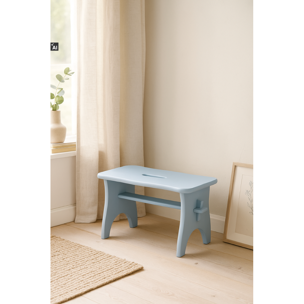 Szary drewniany stołek dziecięcy 38x18x21 cm – stołeczek dla dziecka