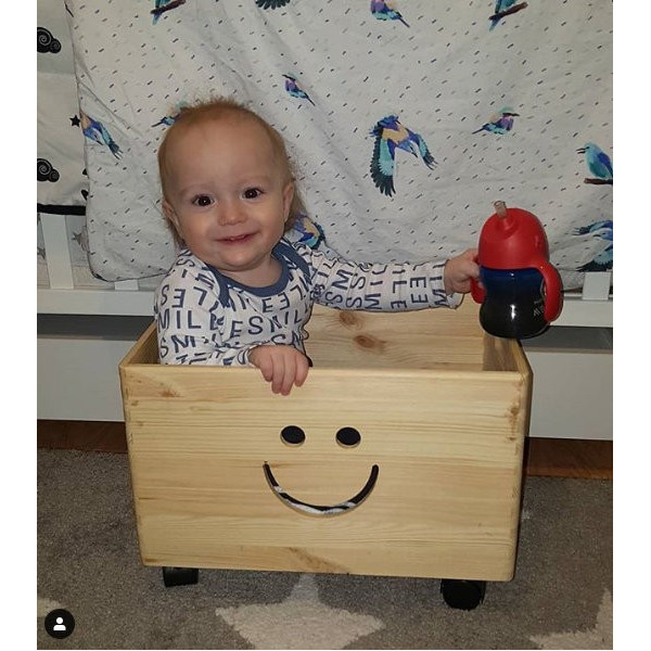 Skrzynka drewniana 40x30x23 cm Uśmiech