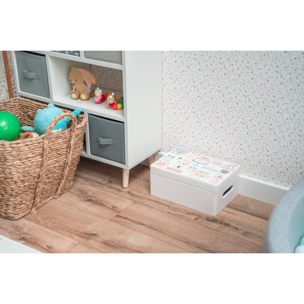 Skrzynka drewniana z deklem 40x30x23 /3152.01.UV.XXII NADRUK BIRTHDAY PARTY/SIGNAL WHITE