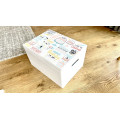 Skrzynka drewniana z deklem 40x30x23 /3152.01.UV.XXII NADRUK BIRTHDAY PARTY/SIGNAL WHITE