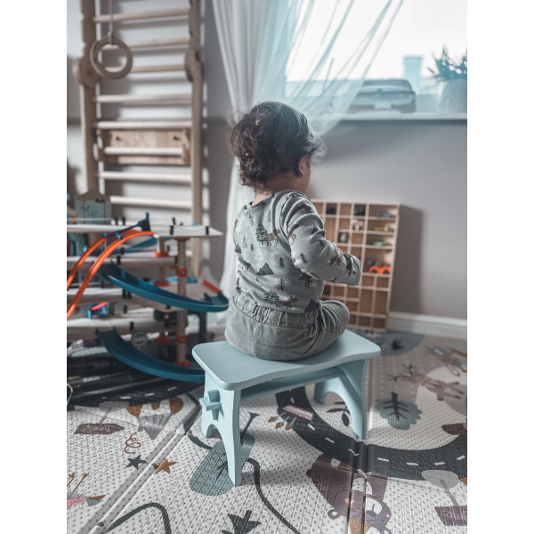 Niebieski stołek dziecięcy z drewna  38x18x21  Niebieski stołek dziecięcy z drewna  38x18x21