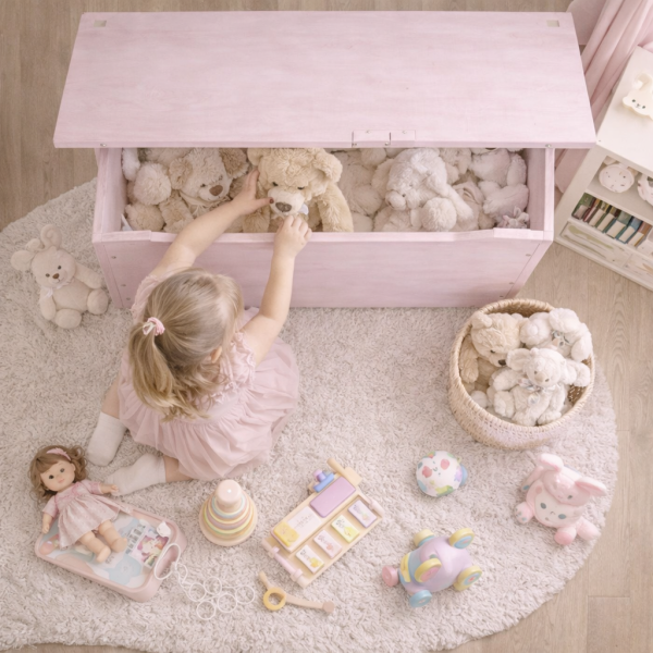 Drewniana skrzynia na zabawki / pojemnik do przechowywania z kółkami – 90x48x51 cm