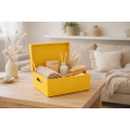Żółta drewniana skrzynka dekoracyjna 30x20x13,5 cm z uchwytami – do przechowywania
