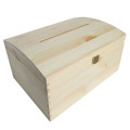 Kuferek drewniany 35x25x18,5 cm z nacięciem na koperty