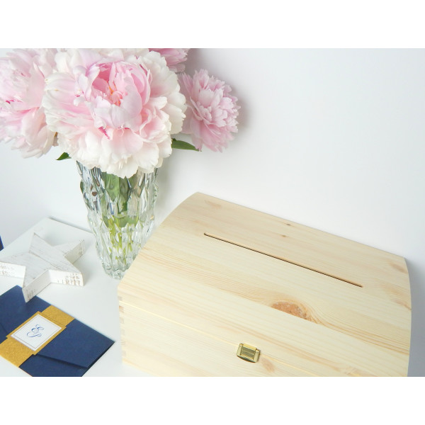 Kuferek drewniany 35x25x18,5 cm z nacięciem na koperty