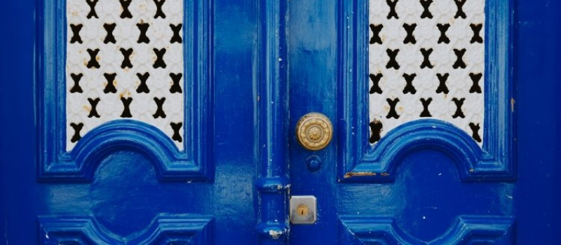 Błędy popełnianie podczas malowania drewna