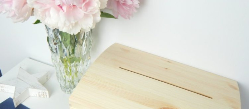 Skrzynka na koperty na wesele. Dlaczego warto sięgnąć pod taki dodatek?