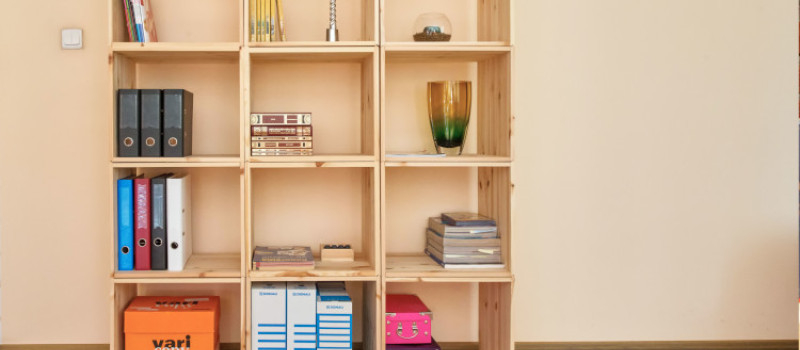 5 kreatywnych sposobów na wykorzystanie drewnianej skrzynki w twoim domu